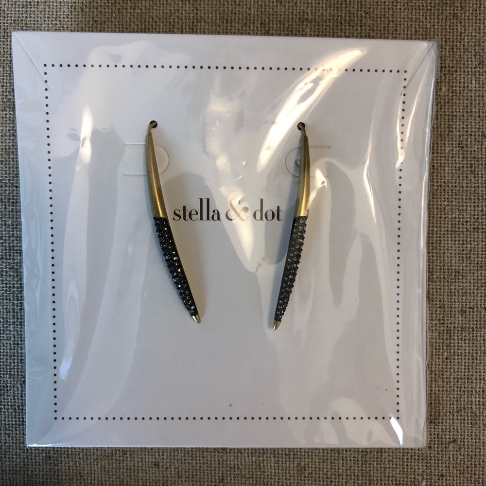 Stella & Dot New Moon Earrings - New in Box